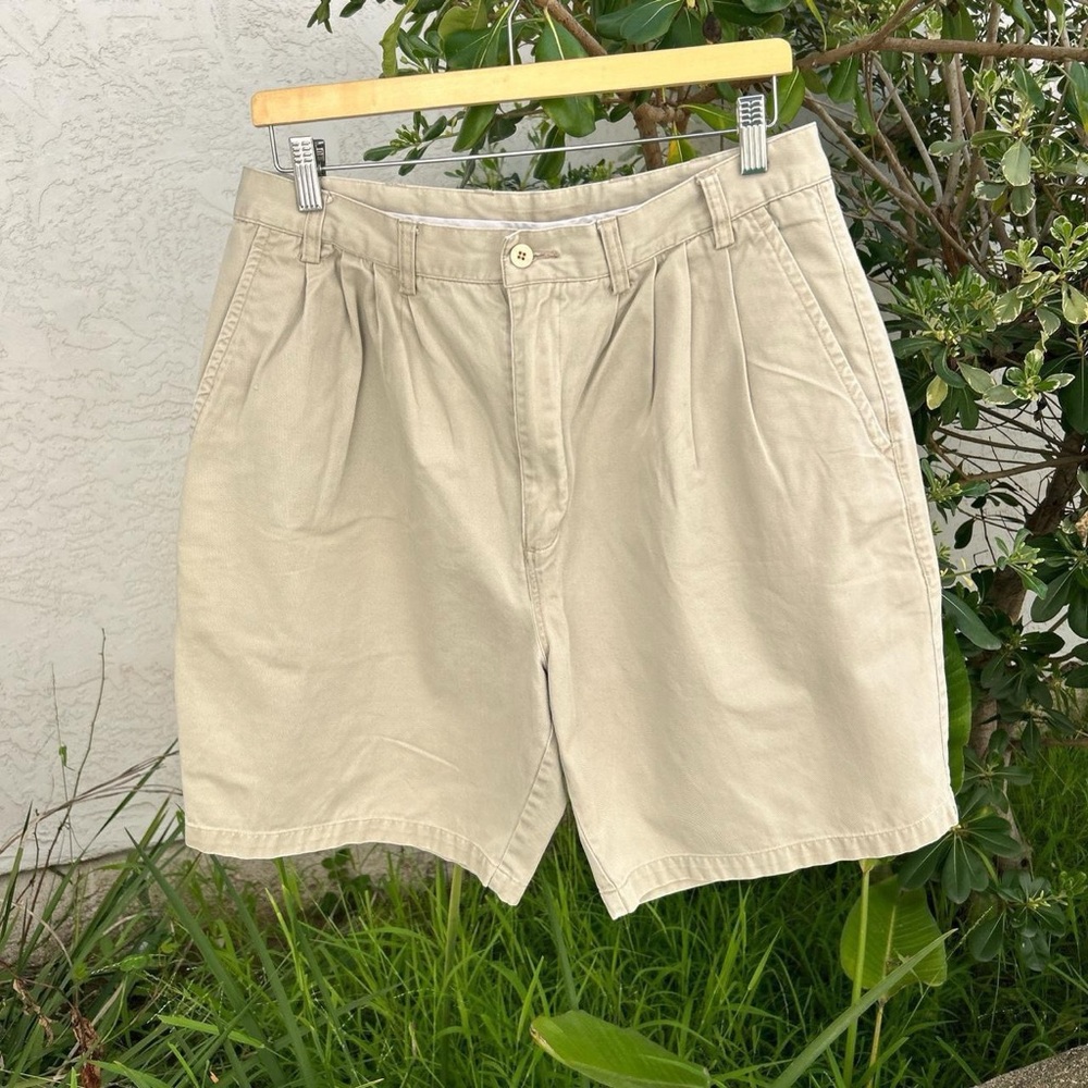 Vintage 1990s Guess Classics Pleated Chino Shorts 34 (Fits 32) Khaki